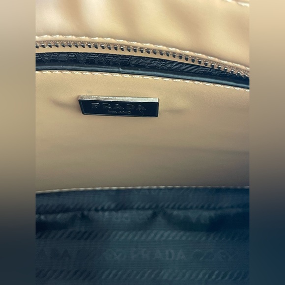PRADA HAND BAG - Picture 9 of 12